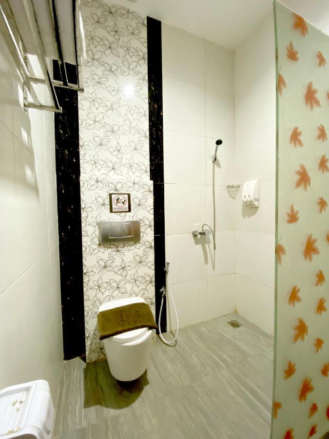 Cempaka Mas Hotel Jombang Exterior photo
